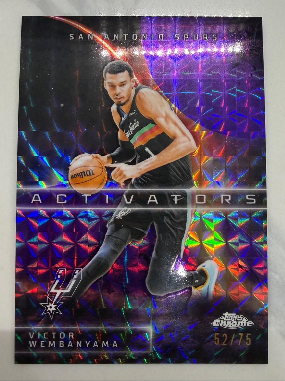 VICTOR WEMBANYAMA 2025 TOPPS CHROME UPDATE ACTIVATORS PURPLE GEO REFRACTOR 52/75